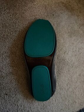 Tieks Women's Flat with Teal Rubber Outsole Pads - one right shoe only!